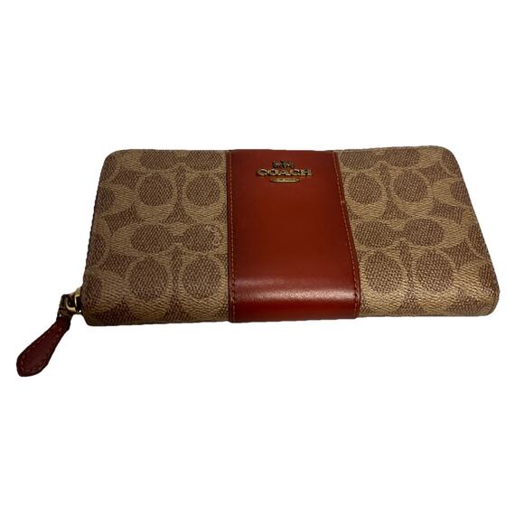 Coach Essential Slim Accordion Zip Wallet In Signature - Picture 1 of 11